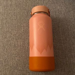 Hydroflask 32 oz limited edition
